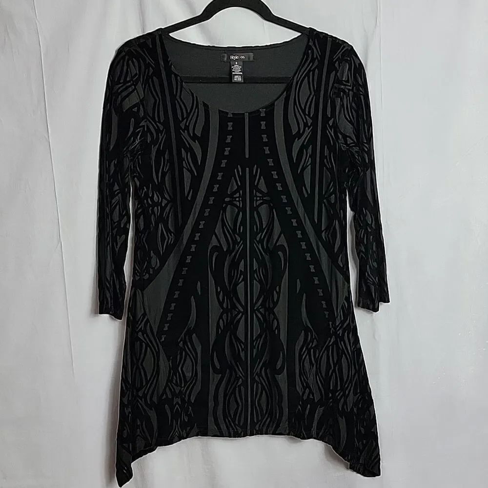 🖤5/$20🖤 STYLE & CO.. black faux velvet design top..